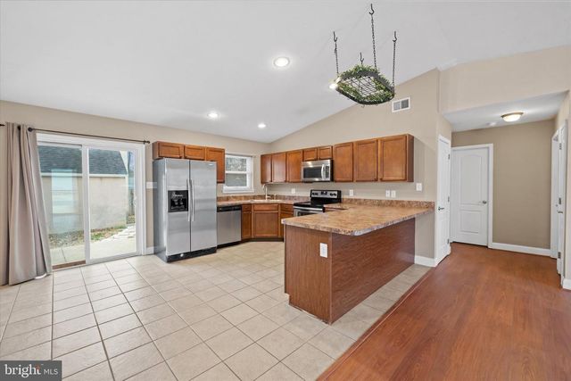 17 GOGH CIR, Newark, DE 19702