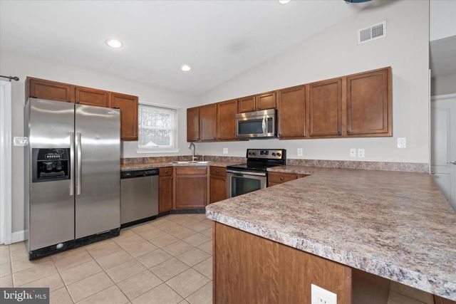 17 GOGH CIR, Newark, DE 19702