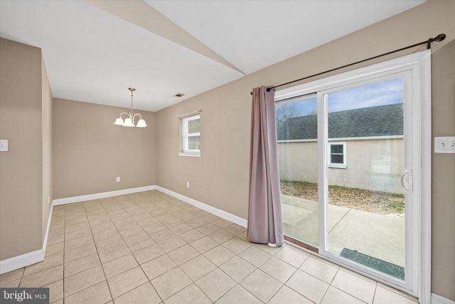 17 GOGH CIR, Newark, DE 19702