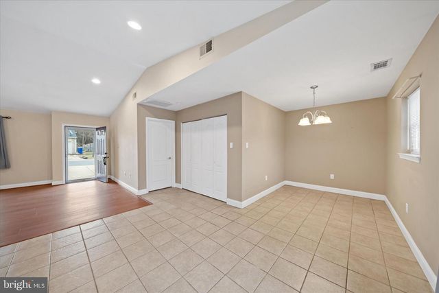 17 GOGH CIR, Newark, DE 19702