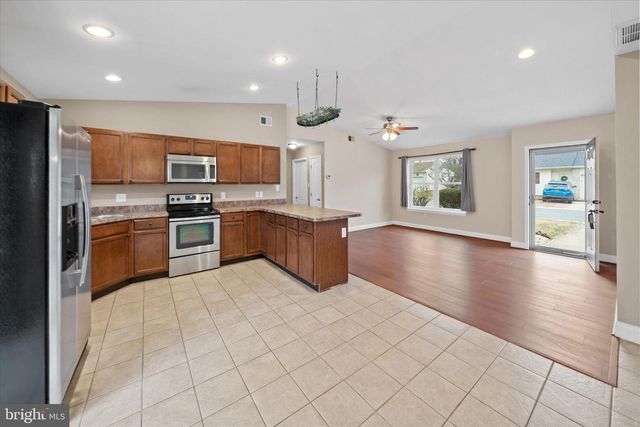 17 GOGH CIR, Newark, DE 19702