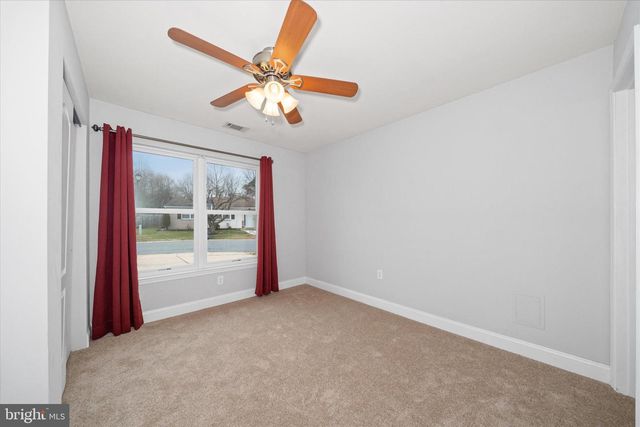 17 GOGH CIR, Newark, DE 19702