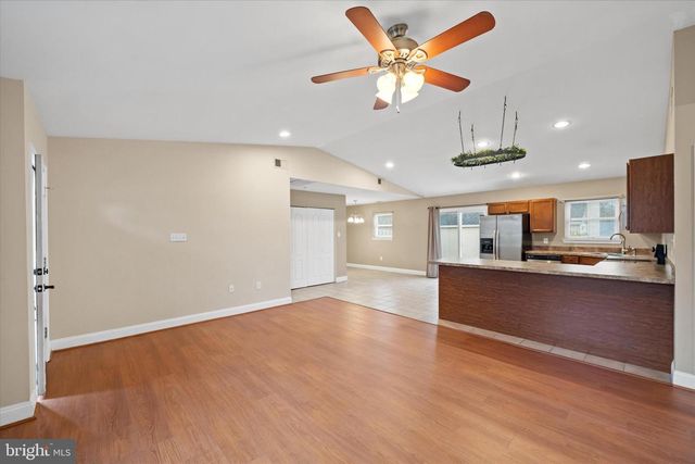 17 GOGH CIR, Newark, DE 19702