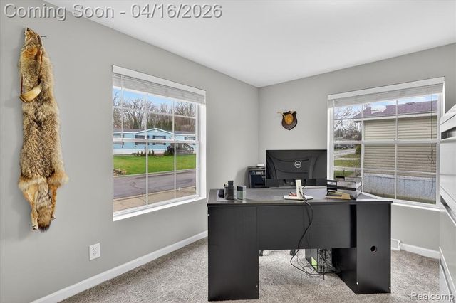 11542 Clearwater Dr, Fenton, MI 48430