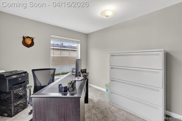 11542 Clearwater Dr, Fenton, MI 48430