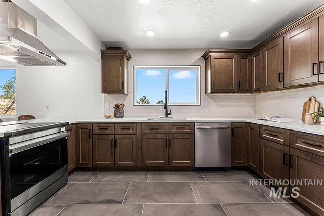 29862 Emmett Rd, Caldwell, ID 83607