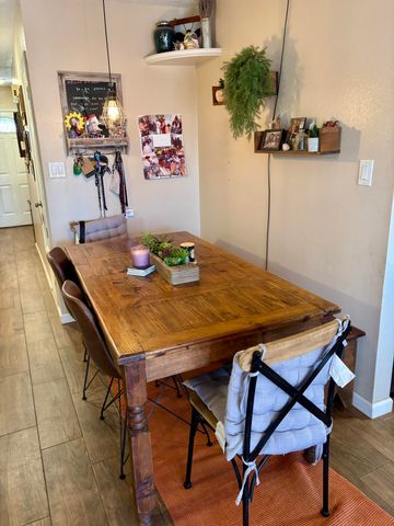 615 Stallion Road SE, Rio Rancho, NM 87124