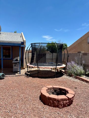 615 Stallion Road SE, Rio Rancho, NM 87124