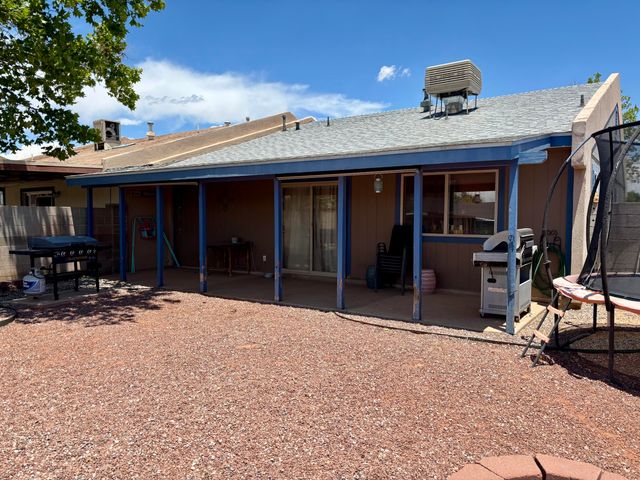 615 Stallion Road SE, Rio Rancho, NM 87124