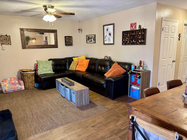 615 Stallion Road SE, Rio Rancho, NM 87124