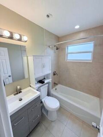 2710 NW 24th Avenue 1-2, Oakland Park, FL 33311