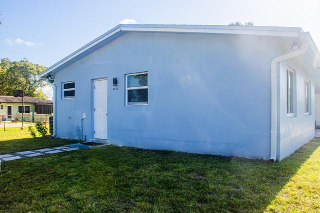 2710 NW 24th Avenue 1-2, Oakland Park, FL 33311