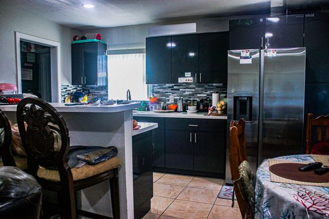 2710 NW 24th Avenue 1-2, Oakland Park, FL 33311