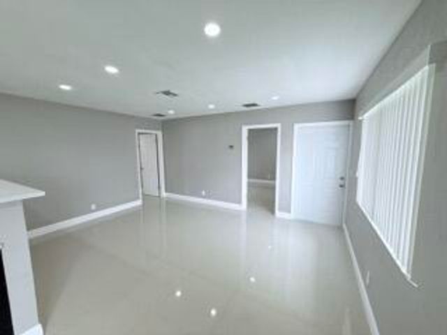 2710 NW 24th Avenue 1-2, Oakland Park, FL 33311