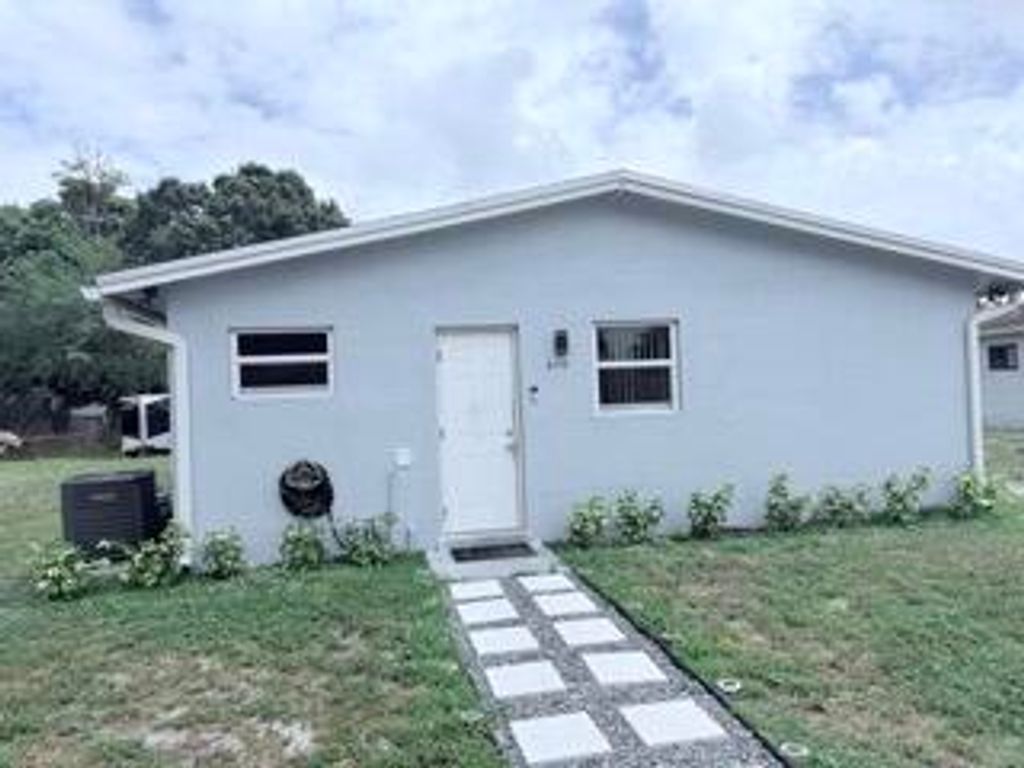 2710 NW 24th Avenue 1-2, Oakland Park, FL 33311