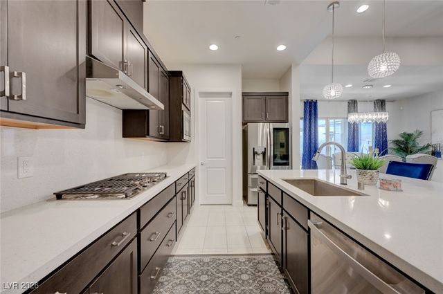 556 Comodo Street, Henderson, NV 89011