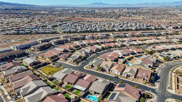 556 Comodo Street, Henderson, NV 89011