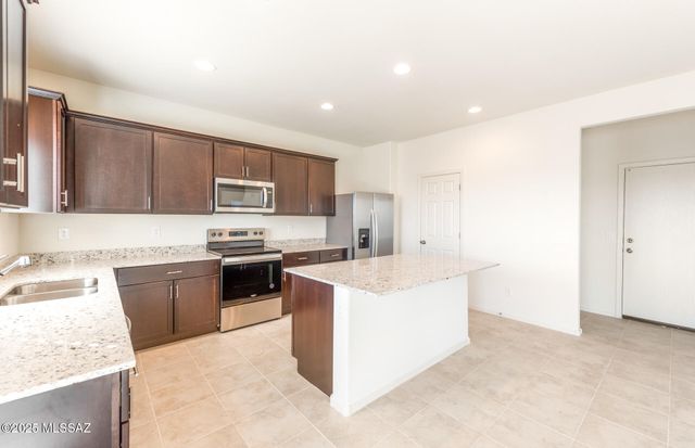 829 W Calle El Teclado, Sahuarita, AZ 85629