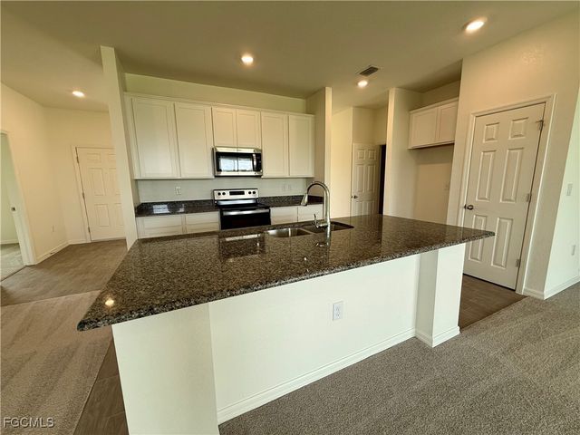 3552 NW 21st TER, Cape Coral, FL 33993