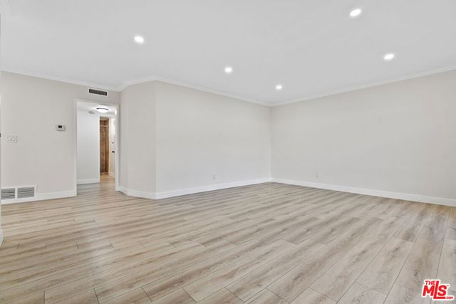 330 E Dryden Street 14, Glendale, CA 91207