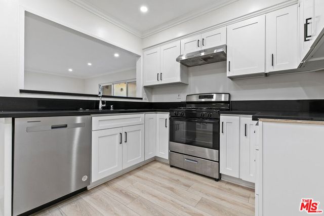 330 E Dryden Street 14, Glendale, CA 91207