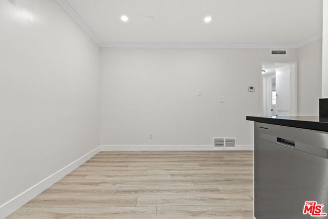 330 E Dryden Street 14, Glendale, CA 91207