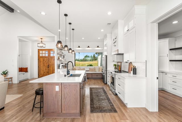 10911 S Sherman Rd, Spokane, WA 99224