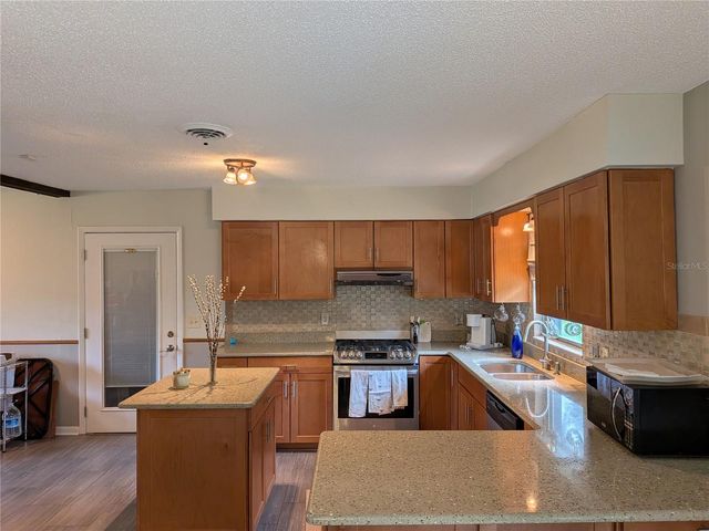 2720 SE 8TH AVENUE, Ocala, FL 34471