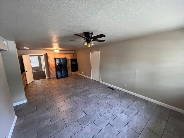 710 Hinshaw Drive, Springdale, AR 72762