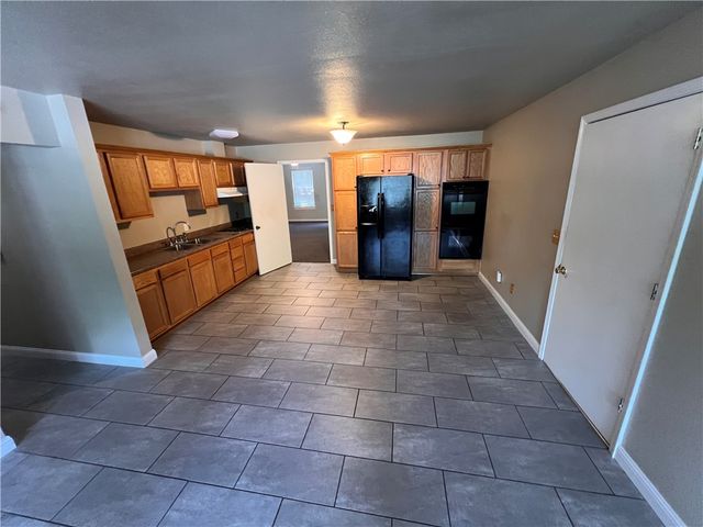 710 Hinshaw Drive, Springdale, AR 72762