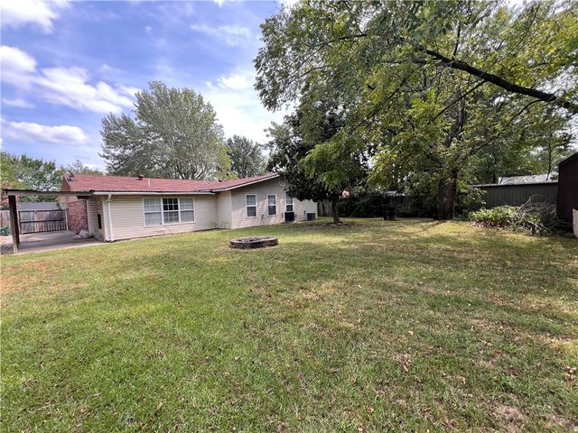 710 Hinshaw Drive, Springdale, AR 72762