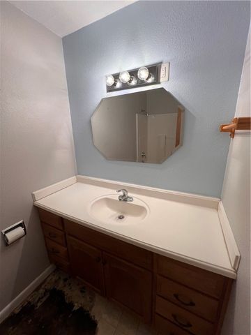 710 Hinshaw Drive, Springdale, AR 72762