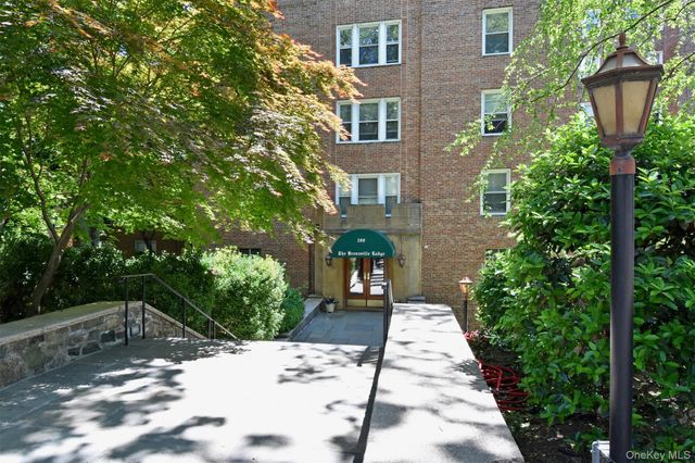 280 Bronxville Road 5W, Bronxville, NY 10708