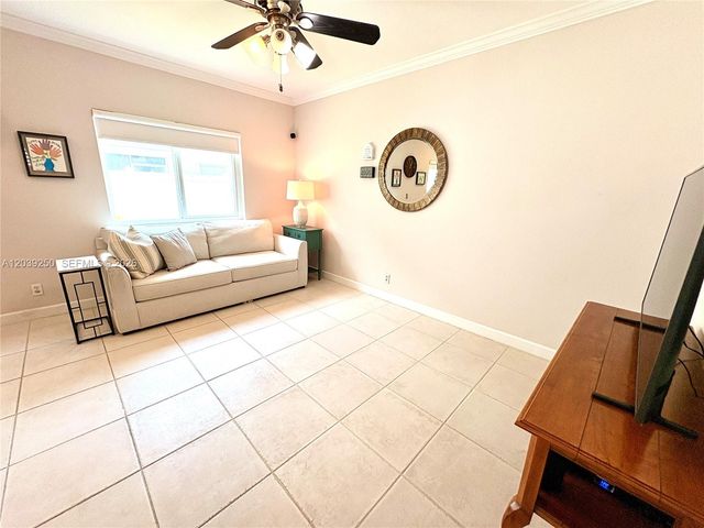 9481 Bradshaw Ln, Tamarac, FL 33321
