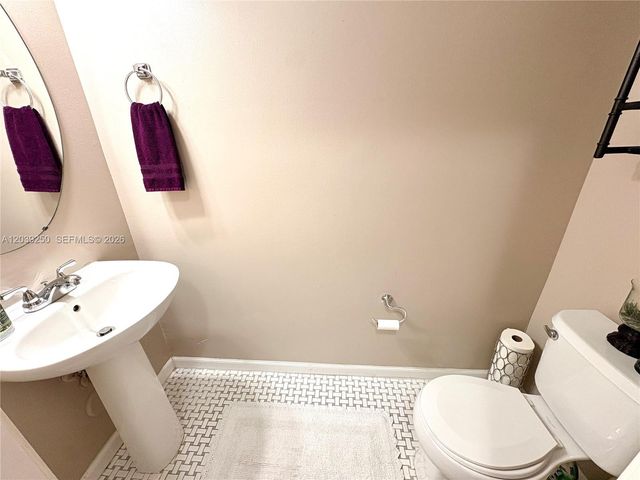 9481 Bradshaw Ln, Tamarac, FL 33321
