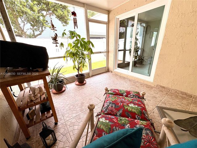 9481 Bradshaw Ln, Tamarac, FL 33321