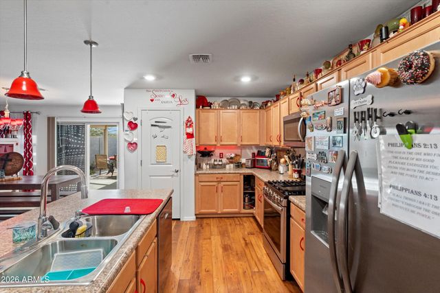 36948 N YELLOWSTONE Drive, San Tan Valley, AZ 85140