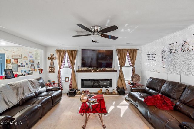 36948 N YELLOWSTONE Drive, San Tan Valley, AZ 85140