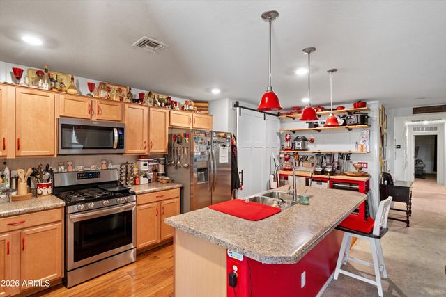 36948 N YELLOWSTONE Drive, San Tan Valley, AZ 85140