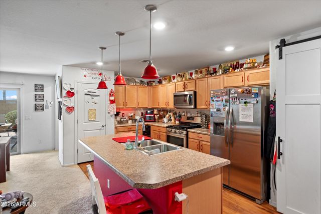 36948 N YELLOWSTONE Drive, San Tan Valley, AZ 85140