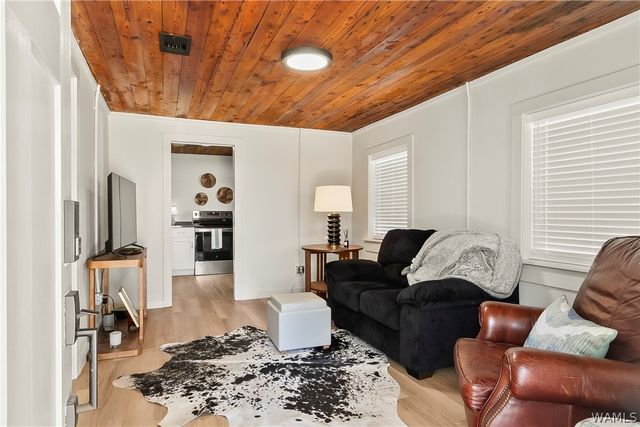 2402 26th, Northport, AL 35476
