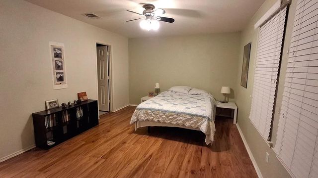 10322 Maydelle DR 127, Austin, TX 78748