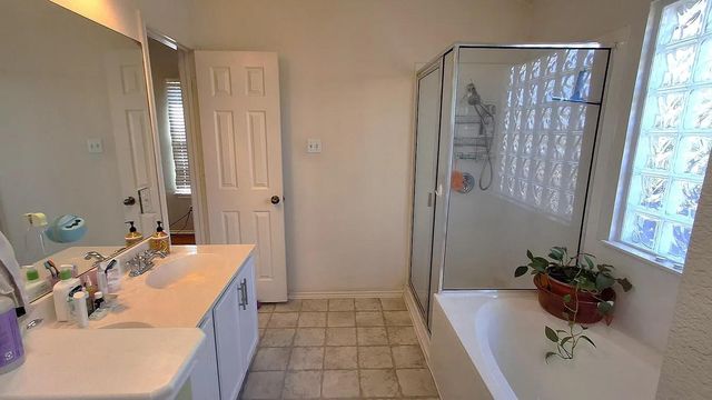 10322 Maydelle DR 127, Austin, TX 78748