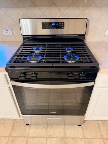 10322 Maydelle DR 127, Austin, TX 78748