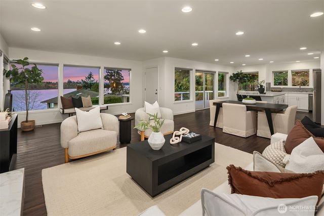 10001 SE 25th Street, Bellevue, WA 98004