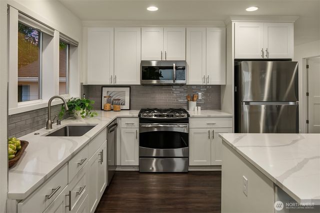 10001 SE 25th Street, Bellevue, WA 98004