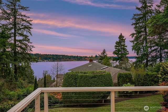 10001 SE 25th Street, Bellevue, WA 98004