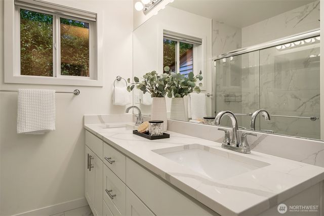 10001 SE 25th Street, Bellevue, WA 98004