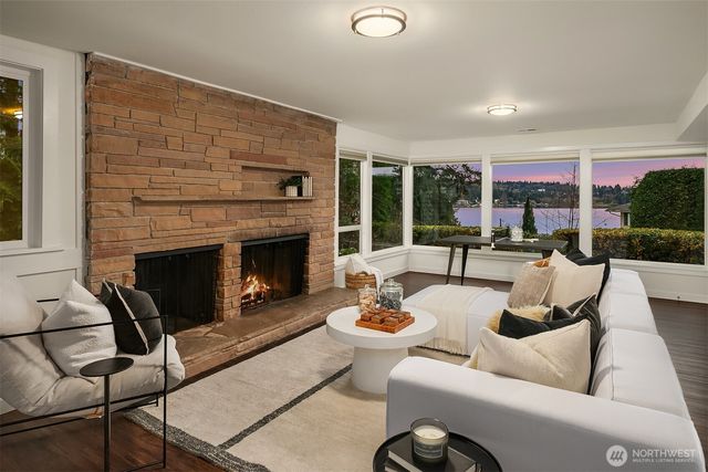 10001 SE 25th Street, Bellevue, WA 98004