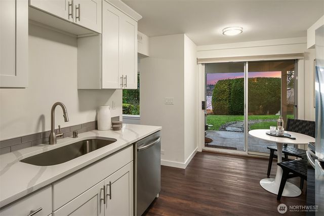 10001 SE 25th Street, Bellevue, WA 98004